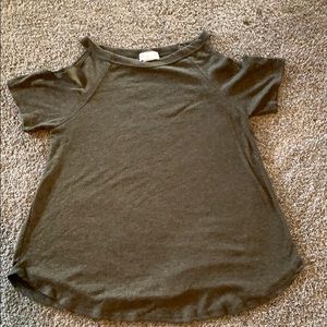 Shoulder cut out top